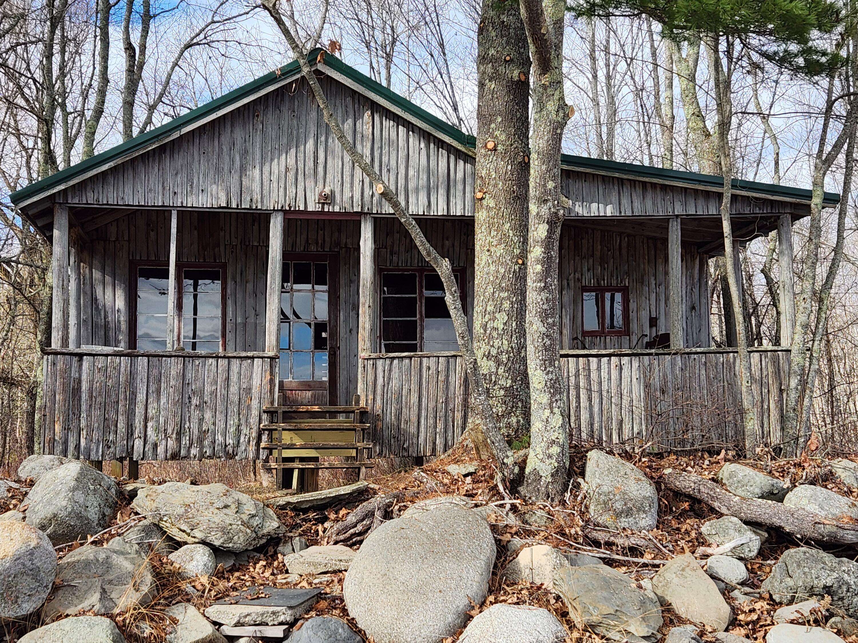 47 Bog Brook LN, Burnham, ME 04922