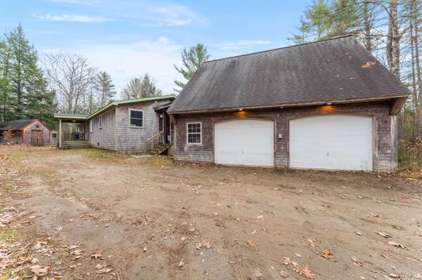 10 Lawrence DR, Norridgewock, ME 04957