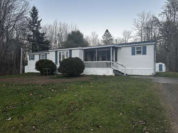 7 Whittier RD, Belfast, ME 04915