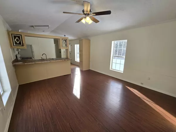 Bradford, ME 04410,38 Ridge RD