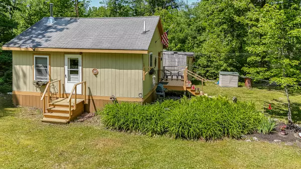 Burnham, ME 04922,209 Perkins RD