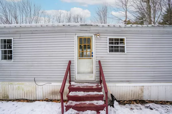 Winthrop, ME 04364,52 Squire CT