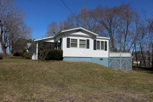 Madison, ME 04950,20 Towne RD