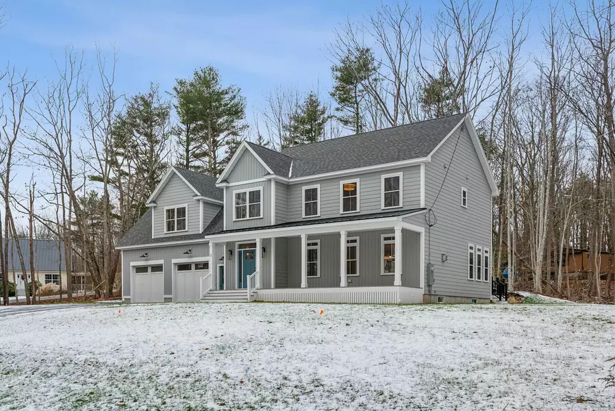 2 Roberts LN, Kennebunkport, ME 04046