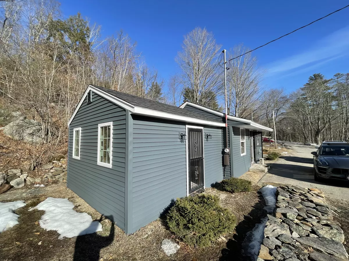 Sanford, ME 04083,12 Main ST