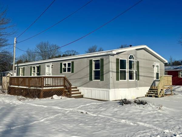 8 Pond DR, Brunswick, ME 04011