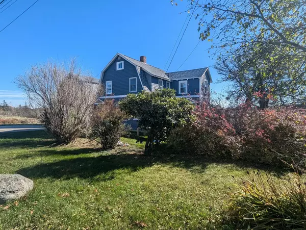 Castine, ME 04421,233 Castine RD