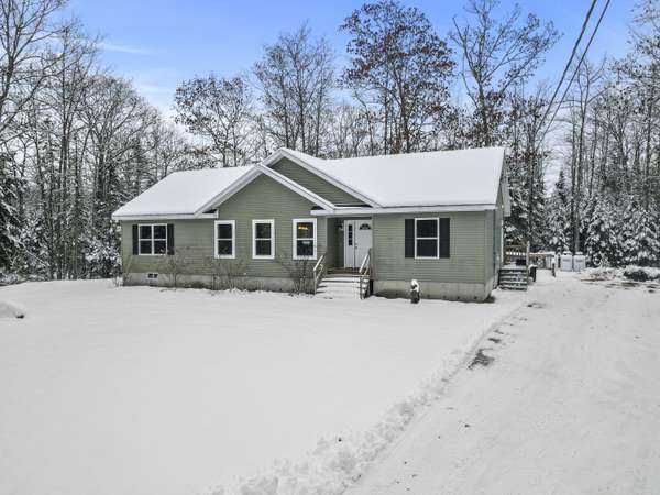 131 High Point PL, Bradley, ME 04411