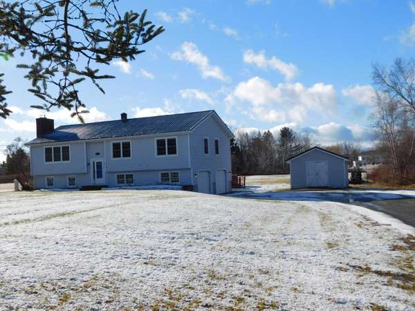 515 Patten DR, Hermon, ME 04401