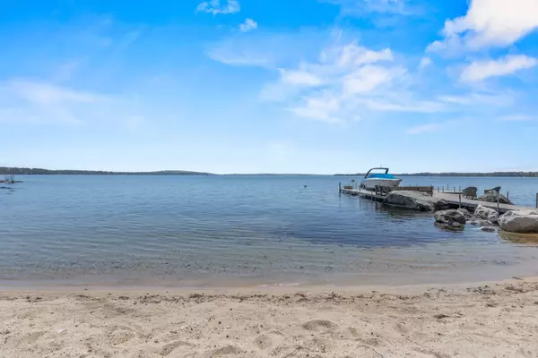 Raymond, ME 04071,18 SHEEHANS ISLAND RD