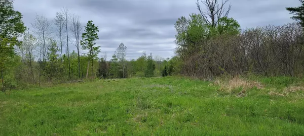 Palmyra, ME 04965,108 Raymond RD