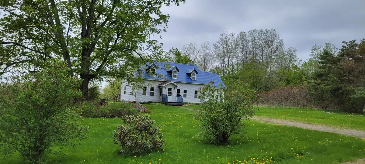 Palmyra, ME 04965,108 Raymond RD