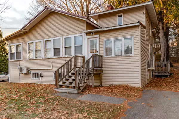 692 Main RD N, Hampden, ME 04444