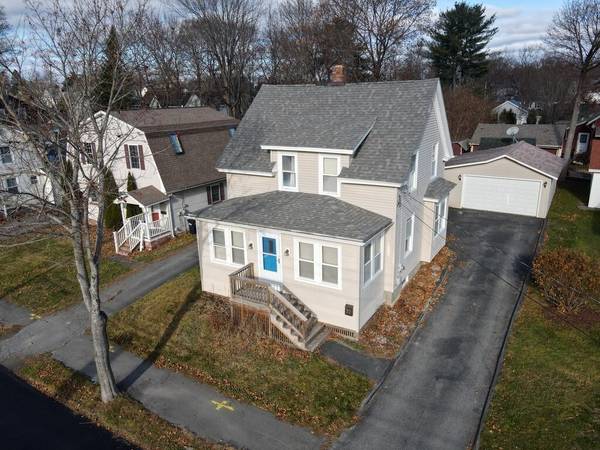 20 Harthorn AVE, Bangor, ME 04401