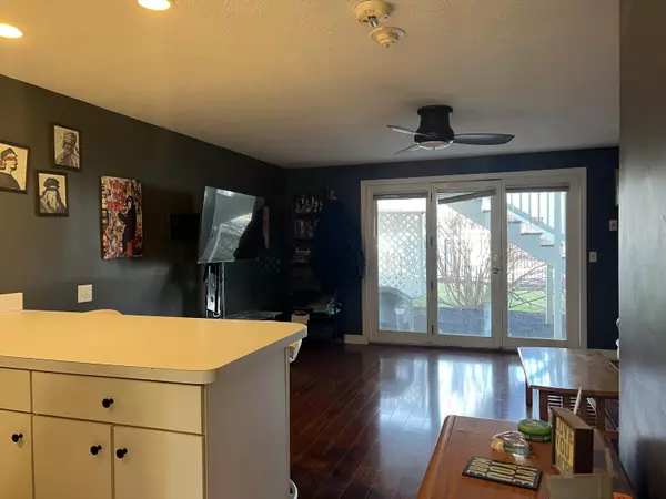 Ogunquit, ME 03907,444 Main ST #101