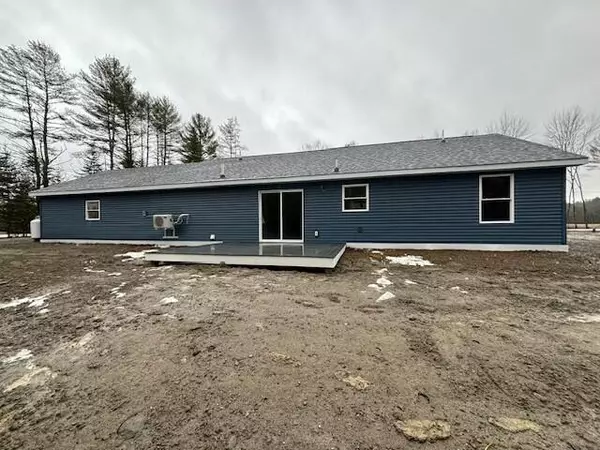 Orrington, ME 04474,5 Bartlett CV