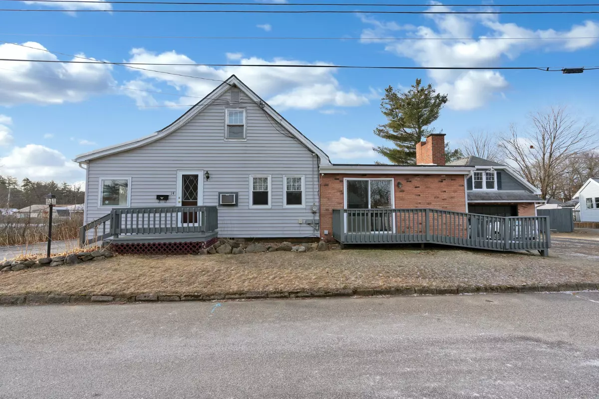 Sanford, ME 04073,14 Yvonne ST
