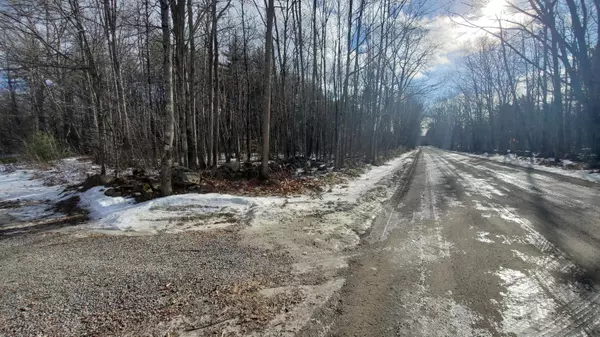 Saint Albans, ME 04971,46 Snow RD