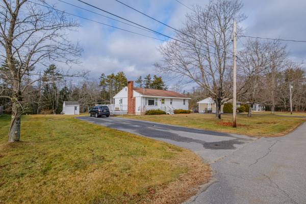 36 Page AVE, Wiscasset, ME 04578