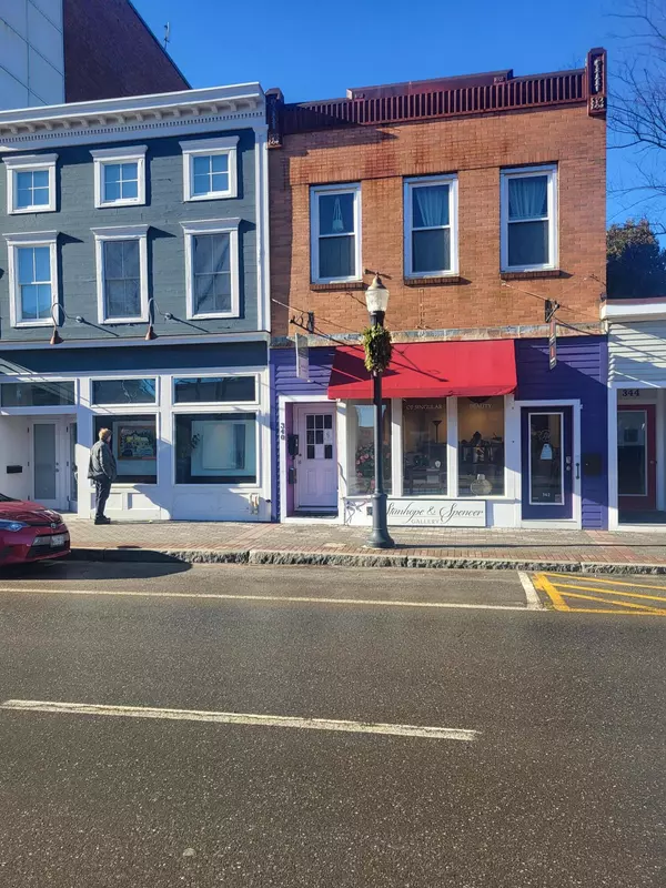 Rockland, ME 04841,340 Main ST