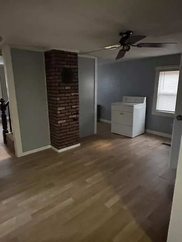 Milford, ME 04461,12 Mill ST