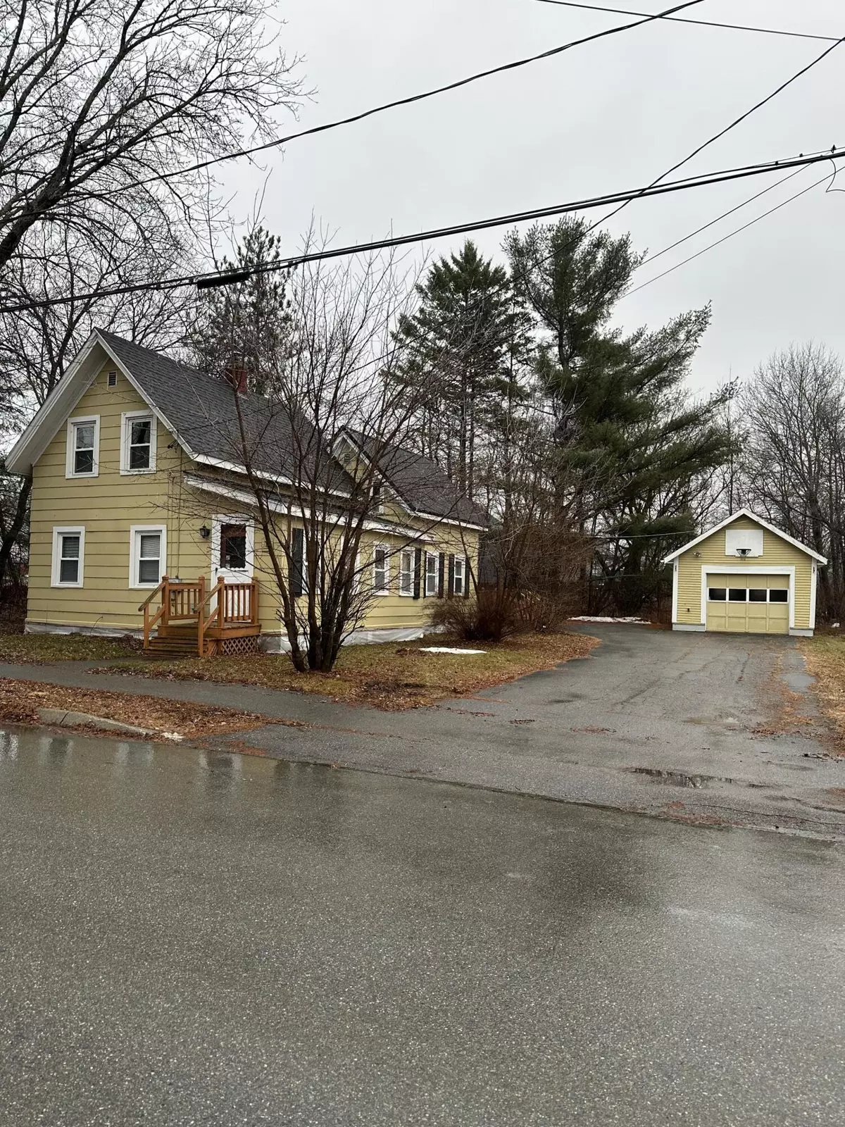 Milford, ME 04461,12 Mill ST