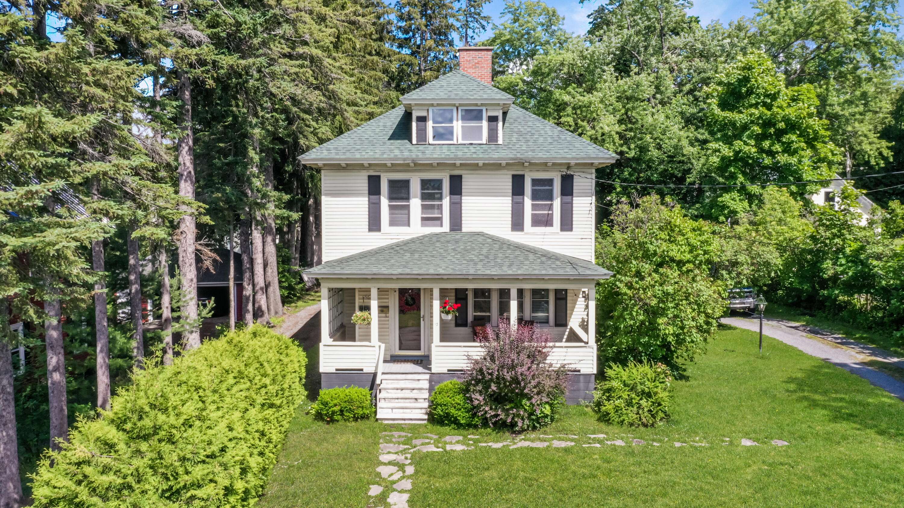 17 Dudley ST, Presque Isle, ME 04769
