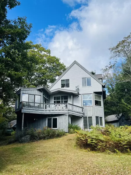 434 Pleasant ST, Blue Hill, ME 04614