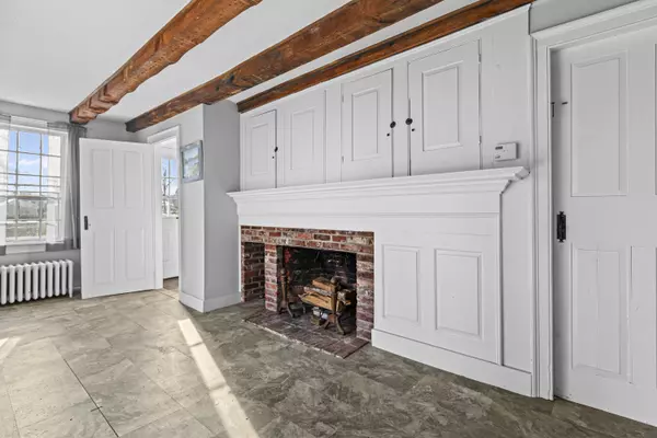 Vassalboro, ME 04989,333 Main ST