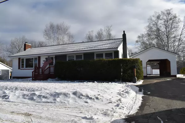 99 Michigan ST, Millinocket, ME 04462