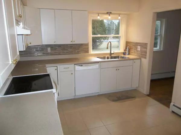 Robbinston, ME 04671,490 US Route 1