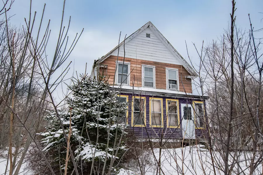 9 Second ST, Milo, ME 04463