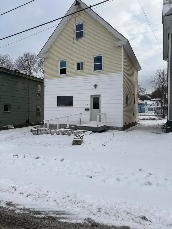 Millinocket, ME 04462,84 Pine ST