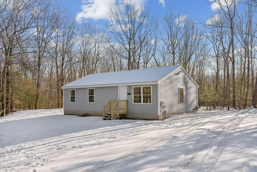 18 Hill Valley RD, Poland, ME 04274