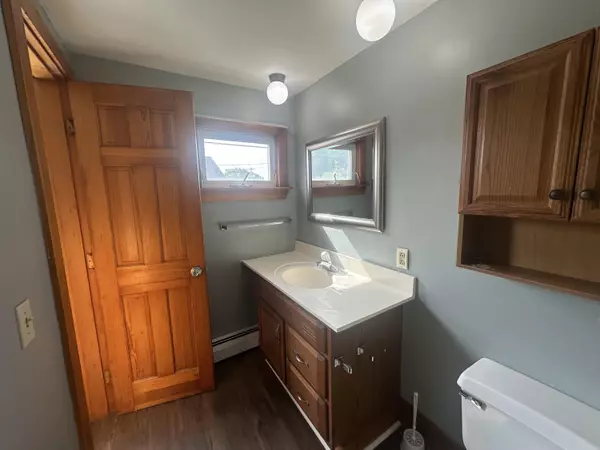 Milford, ME 04461,121 Main Rd RD