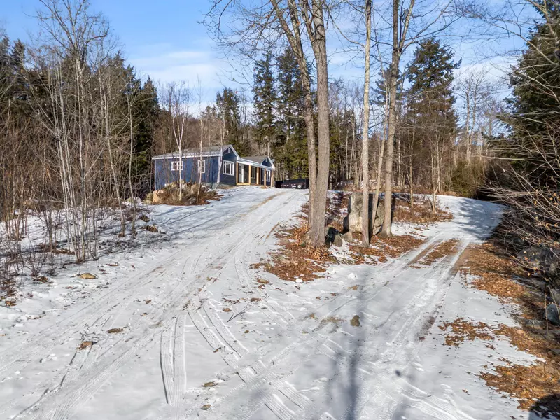 27 Bear Paw LN, Livermore, ME 04253