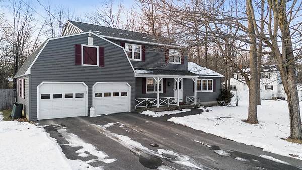 1 Newcomb DR, Winslow, ME 04901