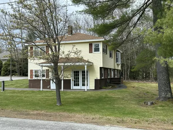 Topsham, ME 04086,26 Union Park RD