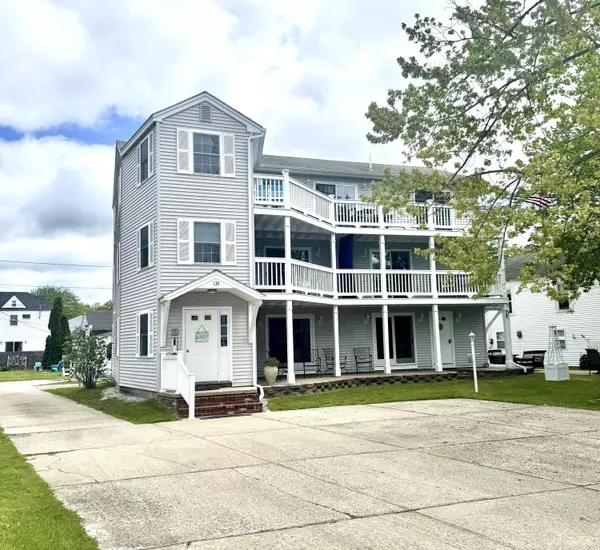 133 W Grand AVE #4, Old Orchard Beach, ME 04064