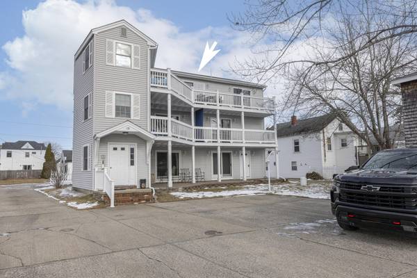 133 W Grand AVE #4, Old Orchard Beach, ME 04064