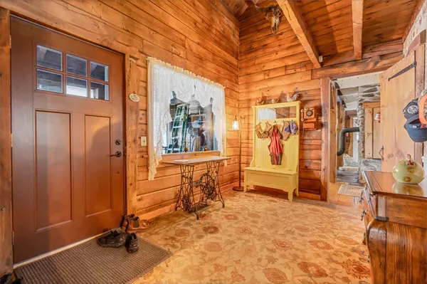 Carmel, ME 04419,537 Hampden RD