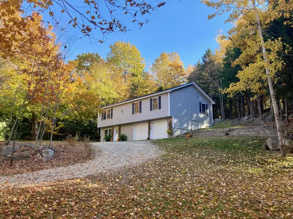 535 Hebron RD, Paris, ME 04281