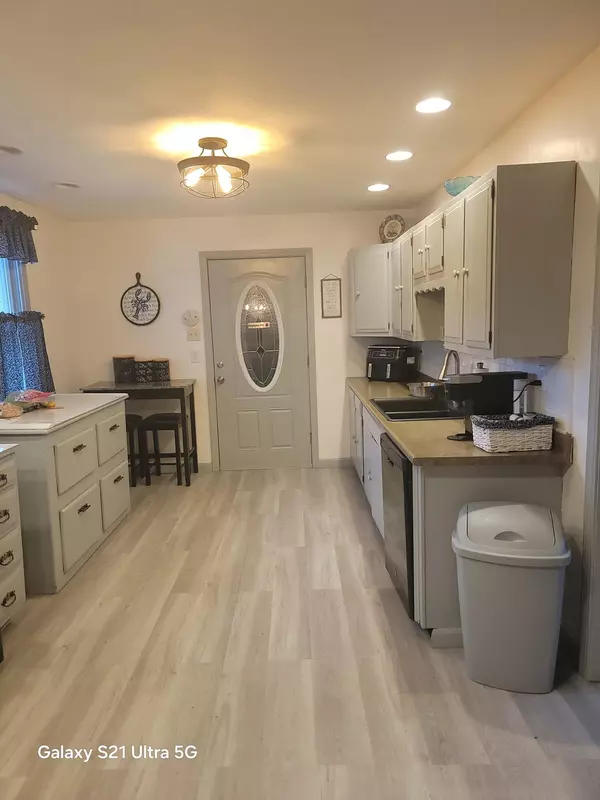 Hancock, ME 04640,490 E Eastside RD