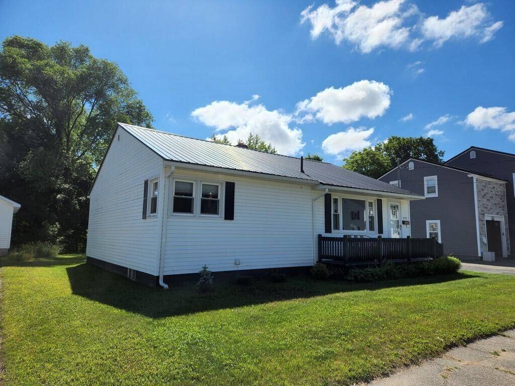 433 Aroostook AVE, Millinocket, ME 04462