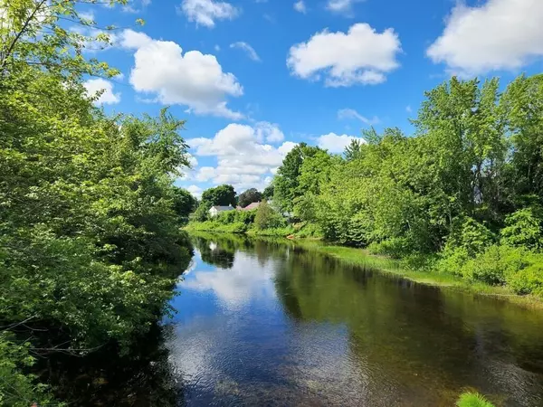 Millinocket, ME 04462,433 Aroostook AVE