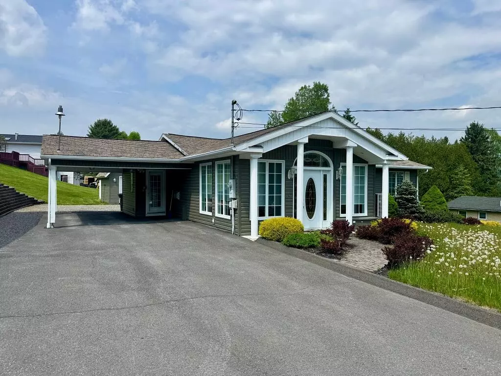 Fort Kent, ME 04743,15 First AVE