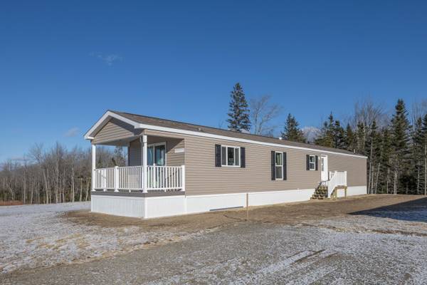 12 Goose Neck RD, Hancock, ME 04640