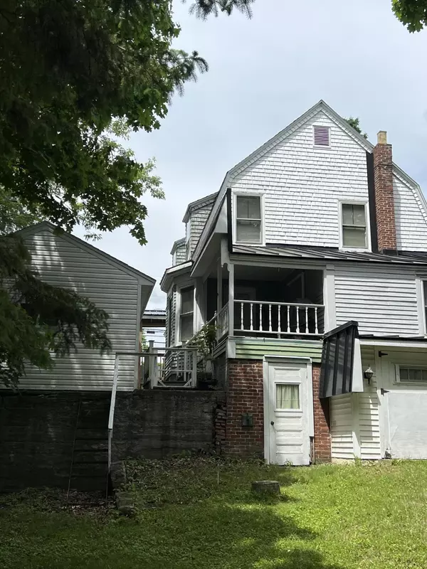 Waterville, ME 04901,139 College AVE