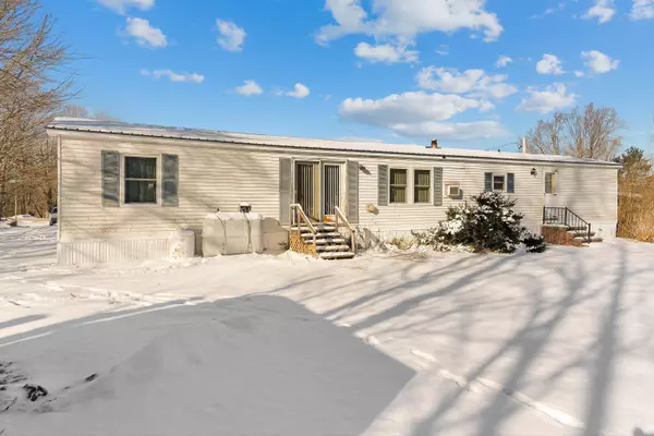 Buckfield, ME 04220,272 Hebron RD