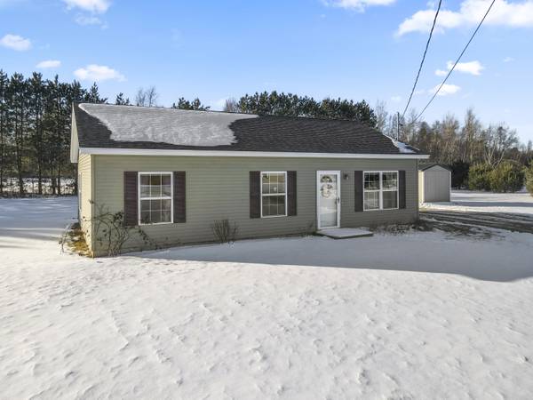 12 Silas Warren DR, Hermon, ME 04401